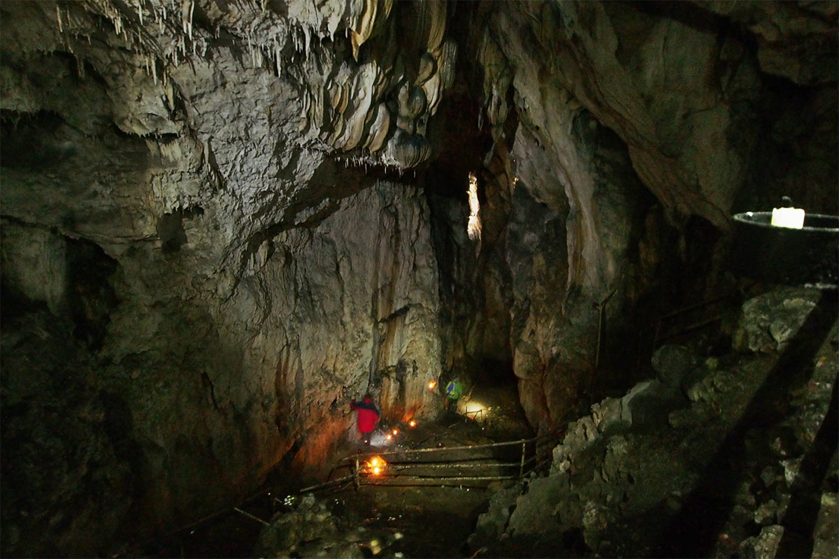 2015 DAV Suhl Höhlenwanderung Fränkische Schweiz Rosenmüllerhöhle (Foto: Andreas Kuhrt)