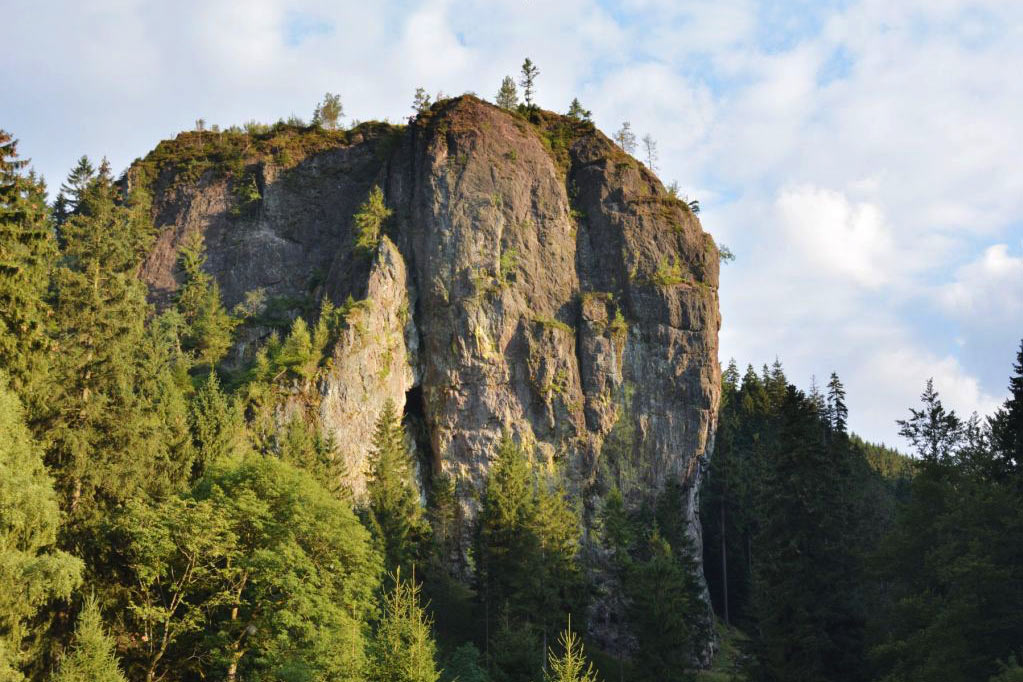 Falkenstein bei Tambach-Dietharz . JDAV Kletterwochenende 2015 (Foto: Uli Triebel)