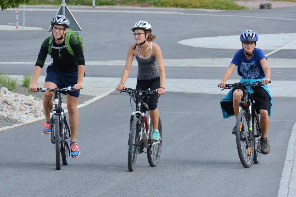 Fahrradtour zum Falkenstein . JDAV Kletterwochenende 2015 (Foto: Uli Triebel)