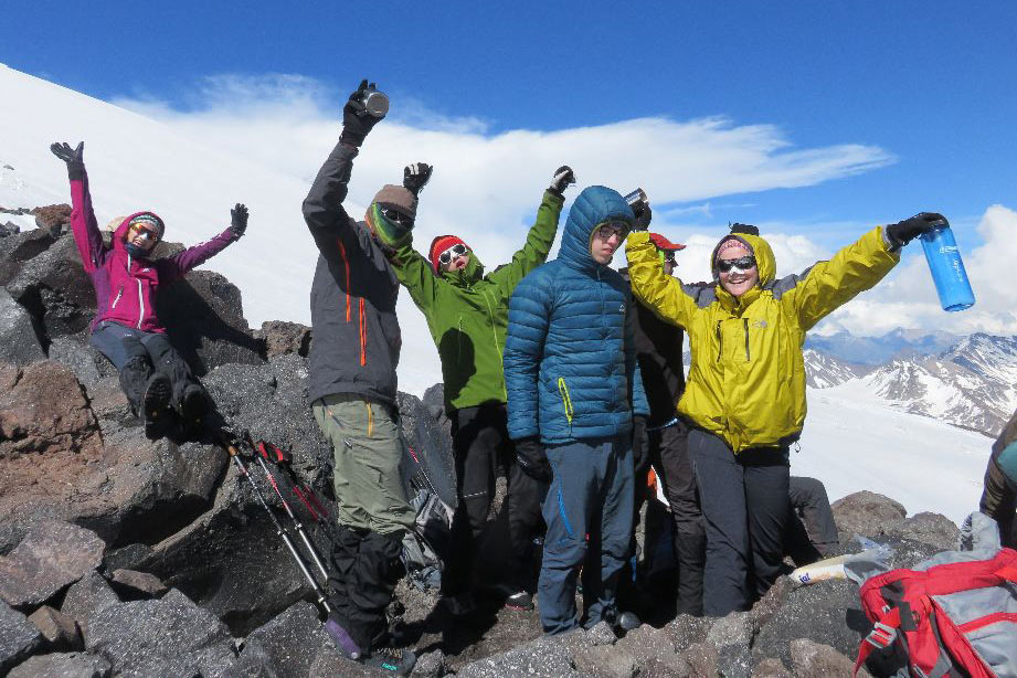 Am Elbrus . JDAV Suhl Kaukasus 2016 (Foto: Tristan Lemme)