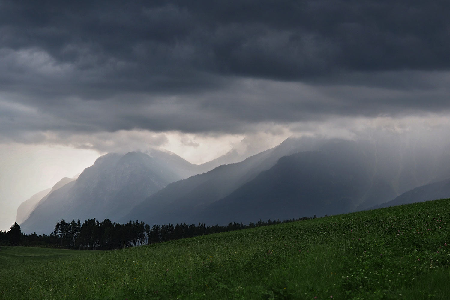 Blick von Rinn zum westlichen Karwendel (Foto: Andreas Kuhrt 2017)
