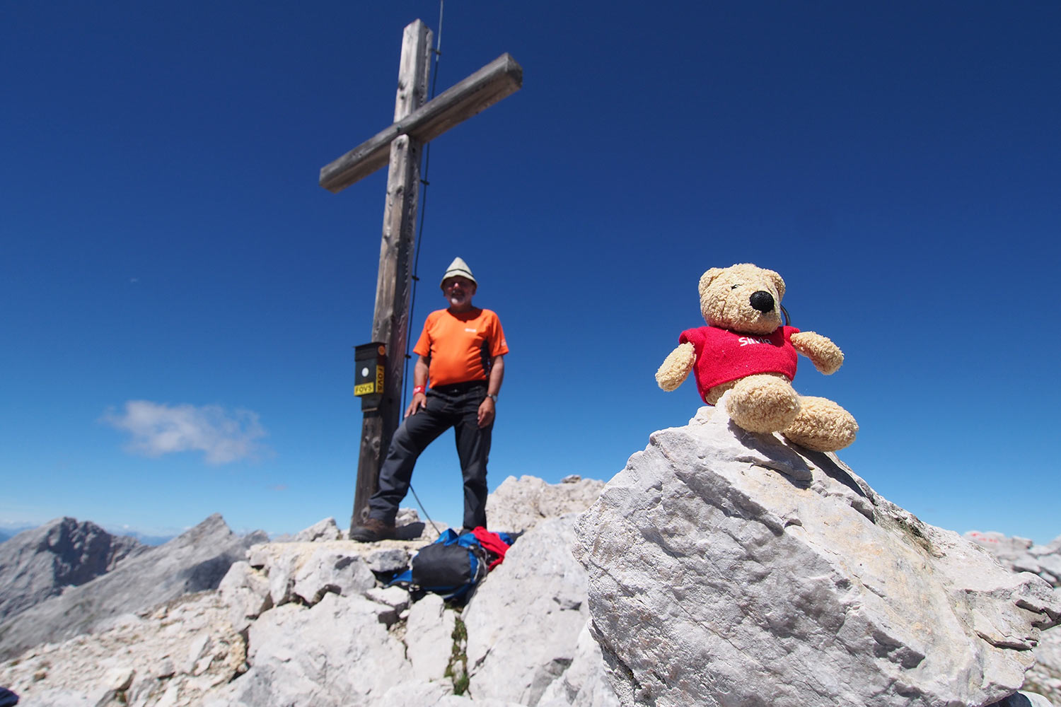 Klaus & Bärchen auf der Speckkarspitze (2621 m) . Karwendel (Foto: Andreas Kuhrt 2017)