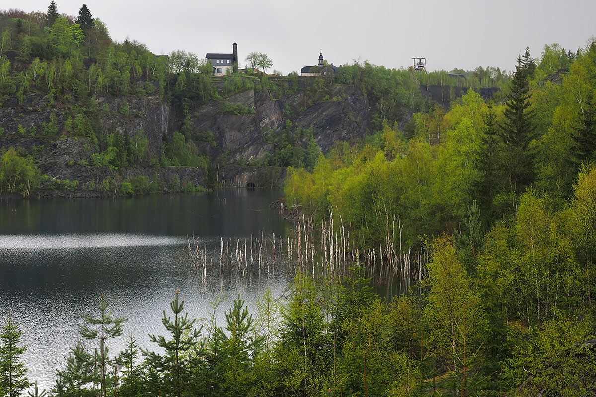 Bruch 2 über dem Schiefersee . Frühlingswanderung im Schieferpark Lehesten (Foto: Manuela Hahnebach 2017)