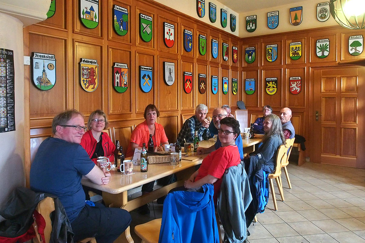 Gastraum im Altvaterturm . Frühlingswanderung im Schieferpark Lehesten (Foto: Andreas Kuhrt 2017)