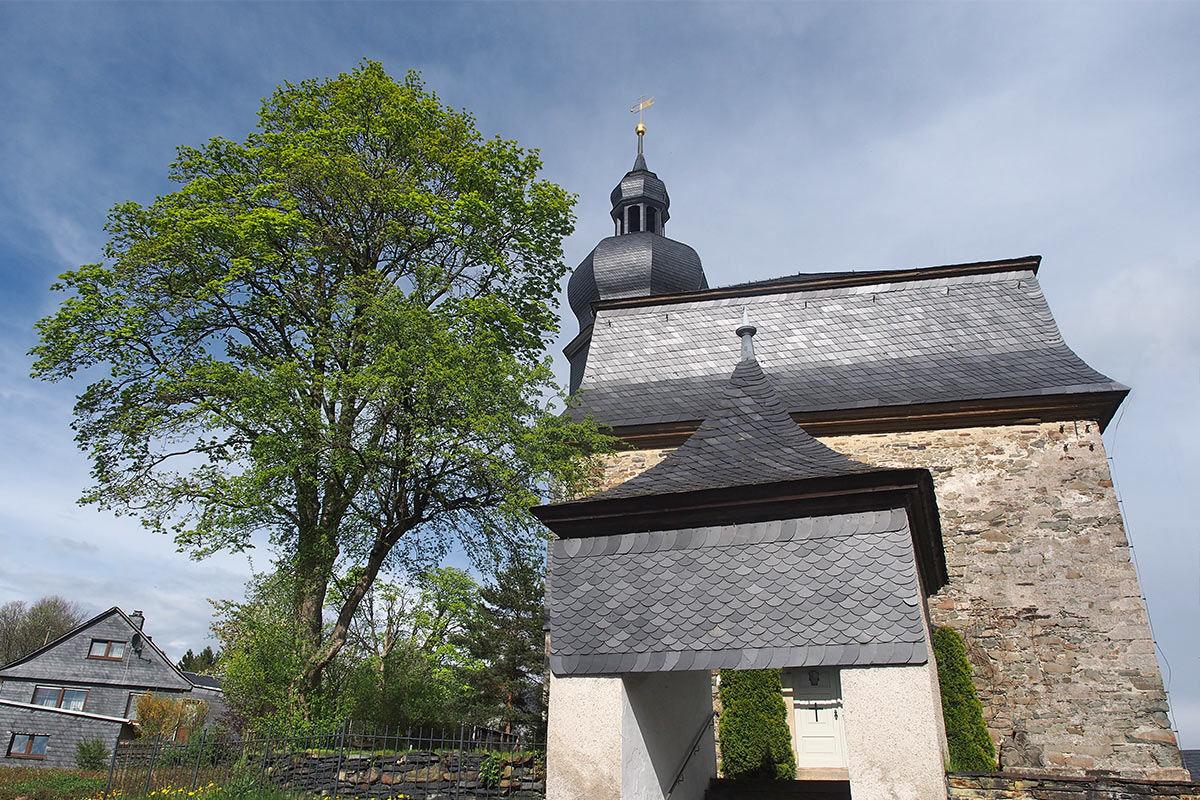 Schieferkirche in Lehesten . Frühlingswanderung im Schieferpark Lehesten (Foto: Andreas Kuhrt 2017)