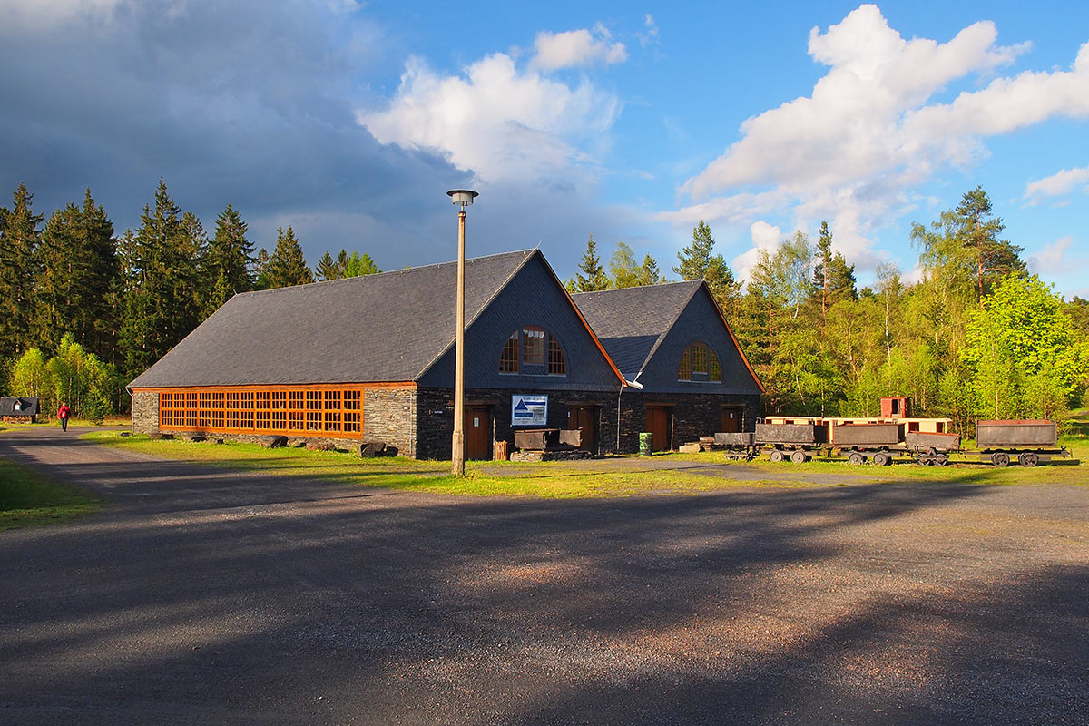 Spalthütte des technischen Denkmals . Frühlingswanderung im Schieferpark Lehesten (Foto: Andreas Kuhrt 2017)