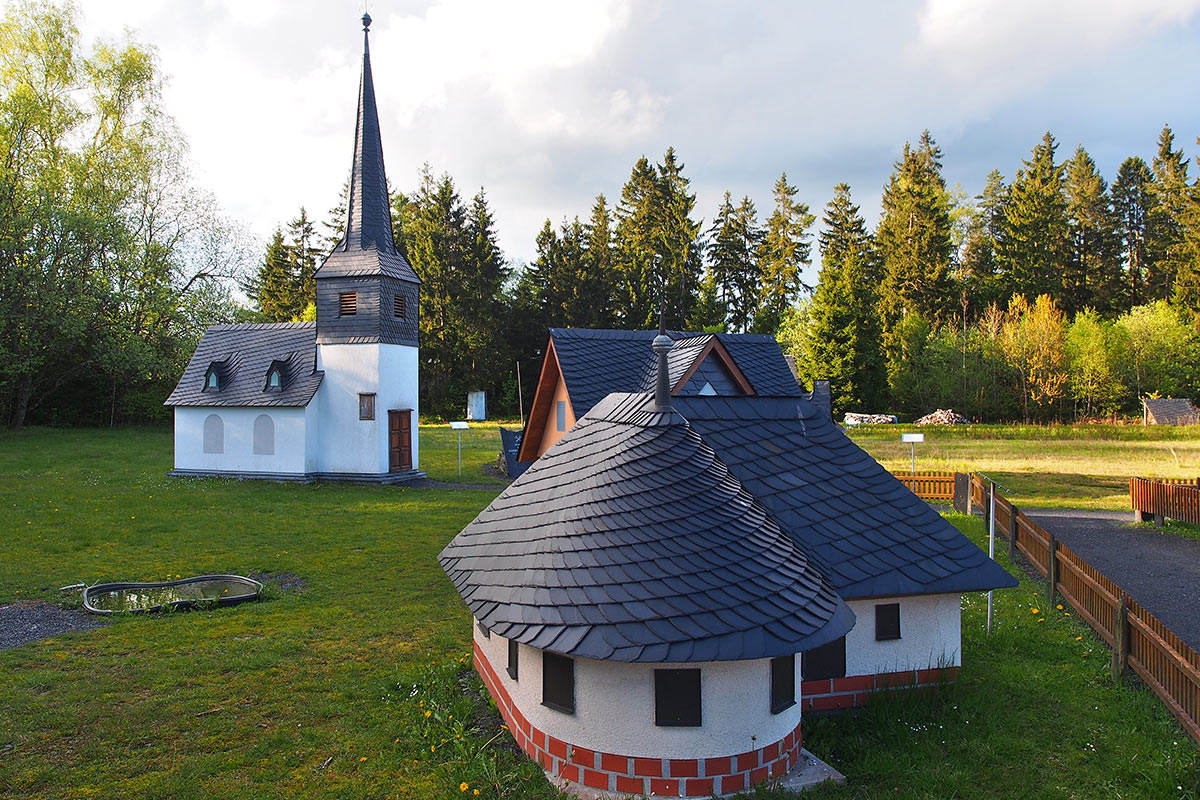 Dachdeckerhäuschen im technischen Denkmal . Frühlingswanderung im Schieferpark Lehesten (Foto: Andreas Kuhrt 2017)