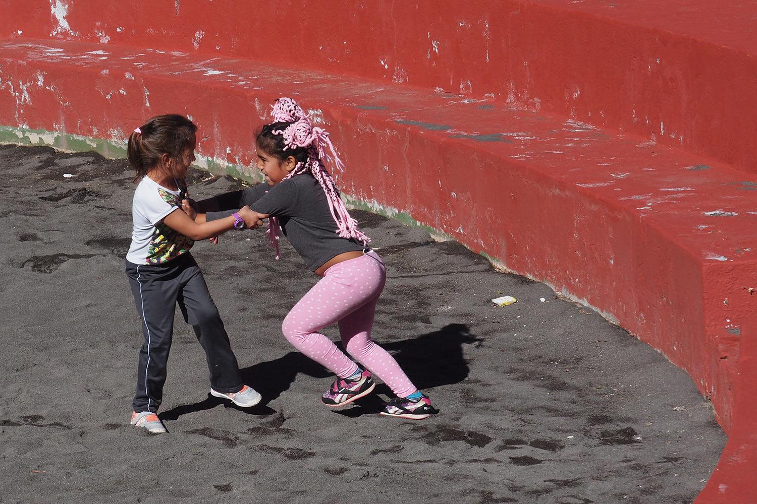Lucha Canaria: Kanarischer Ringkampf in der Arena La Frontera . El Hierro 2018 (Foto: Andreas Kuhrt)