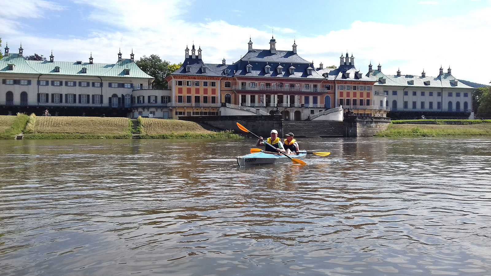 Hobbits letzte Reise: Paddeln auf der Elbe (Foto: Monika/Dietrich Schild)