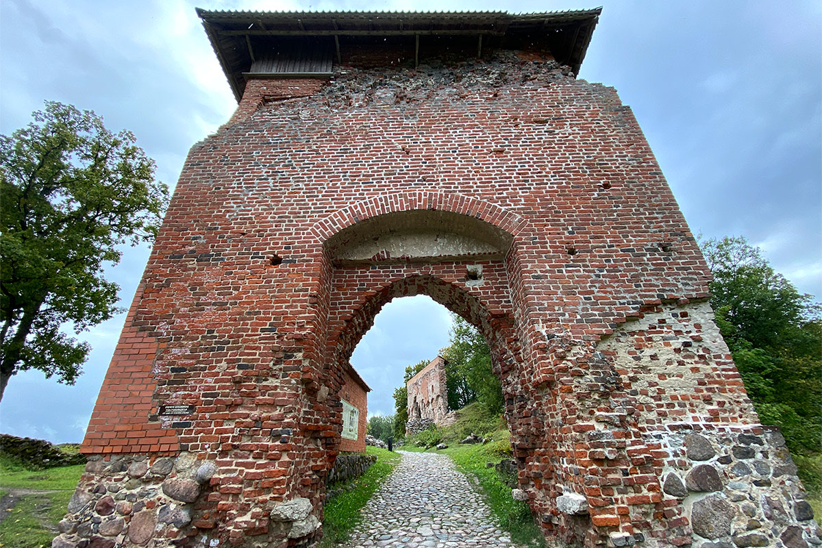 2022 Estland: Viljandi: Ruine Ordensburg Fellin (Foto: Andreas Kuhrt)
