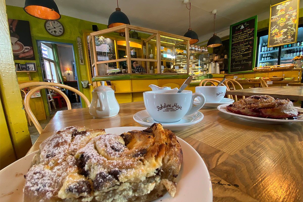 2022 Estland: Viljandi: im Café Roheline Maja (Grünes Haus) (Foto: Andreas Kuhrt)