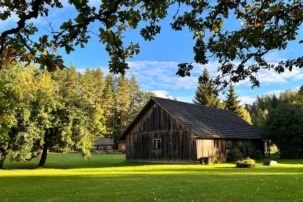 2022: Estland: Hof Männiku Metsatalu (Foto: Manuela Hahnebach)