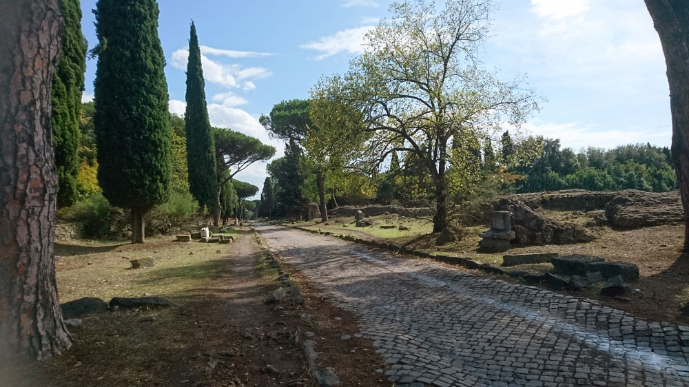 2022 Via Appia Antica: diente zu Römerzeiten auch als Kreuzigungsweg (Foto: Monika Schild)