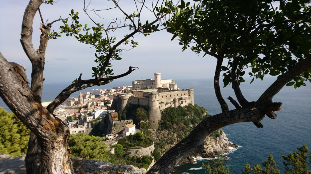 2022 Via Appia Antica: Festung Gaeta (Foto: Monika Schild)