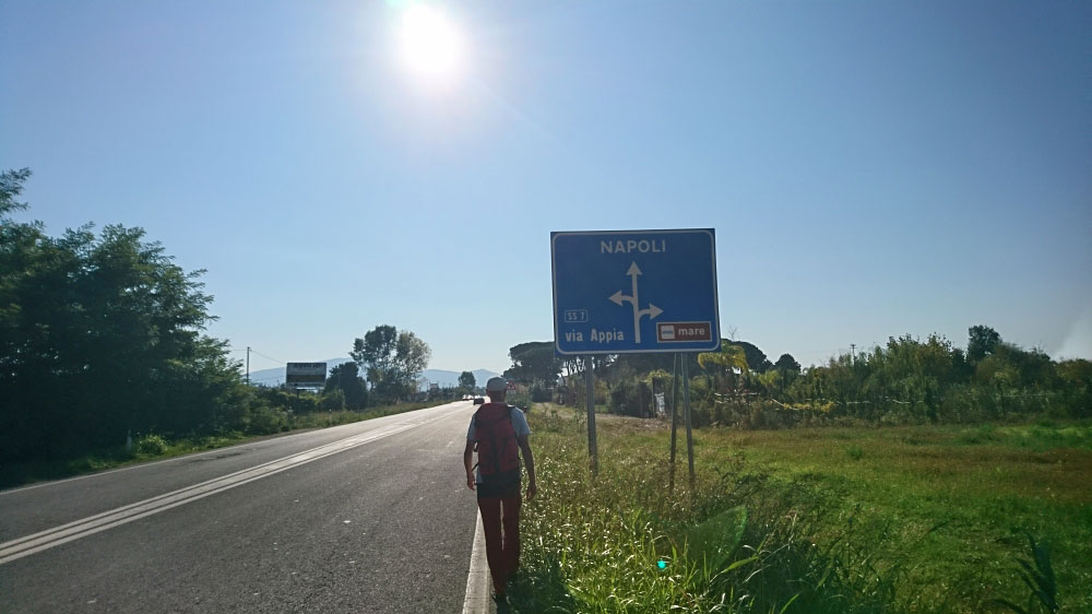 2022 Via Appia Antica: auf der Straße Richtung Neapel (Foto: Monika Schild)