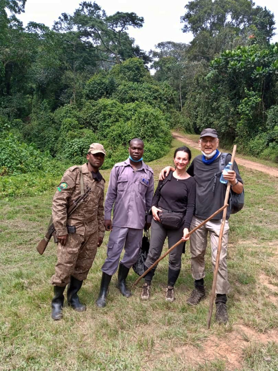 2022: Uganda: Bwindi Forest Nationalpark: Trekking-Team (Foto: Sybille Hörle)