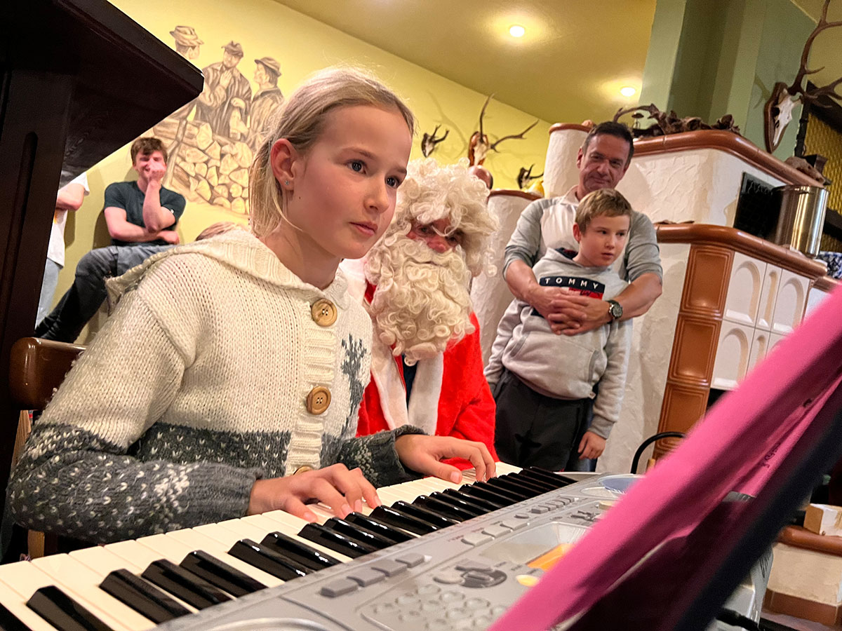 Waldhaus Ruppertus Zella-Mehlis: DAV-Suhl-Weihnachtsfeier 2023 (Manuela Hahnebach)