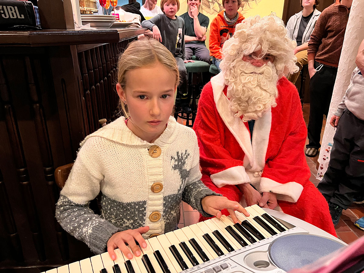 Waldhaus Ruppertus Zella-Mehlis: DAV-Suhl-Weihnachtsfeier 2023 (Manuela Hahnebach)