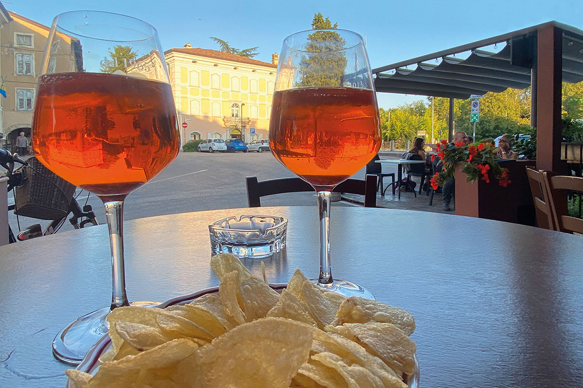 Friaul 2023: Aperol Spritz in der Albergo Aquileia Nera (Andreas Kuhrt)