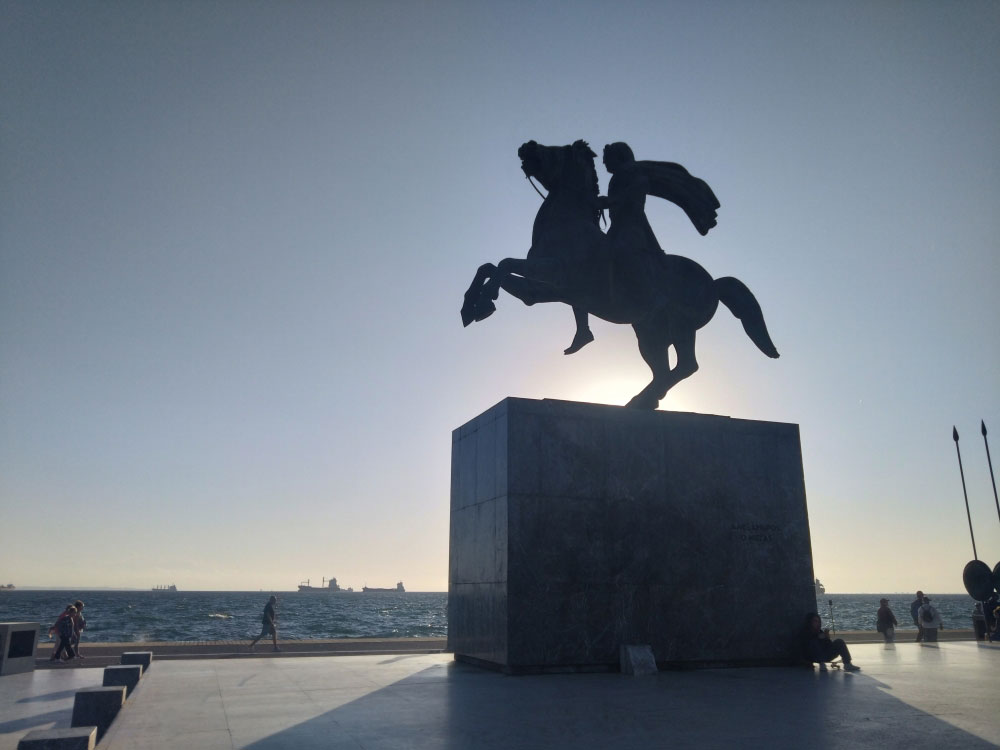 Griechenland 2023: Thessaloniki: Denkmal Alexander der Große (Moni + Dietrich Schild)