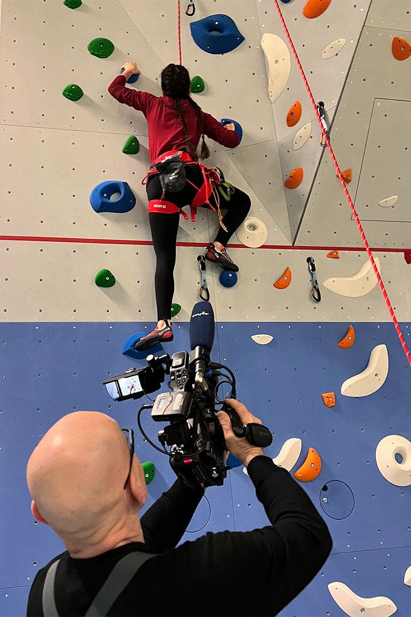 DAV Suhl: Eröffnung der Kletterwand in der Sporthalle Suhl-Nord, 06.012.2024 (Foto: Manuela Hahnebach)