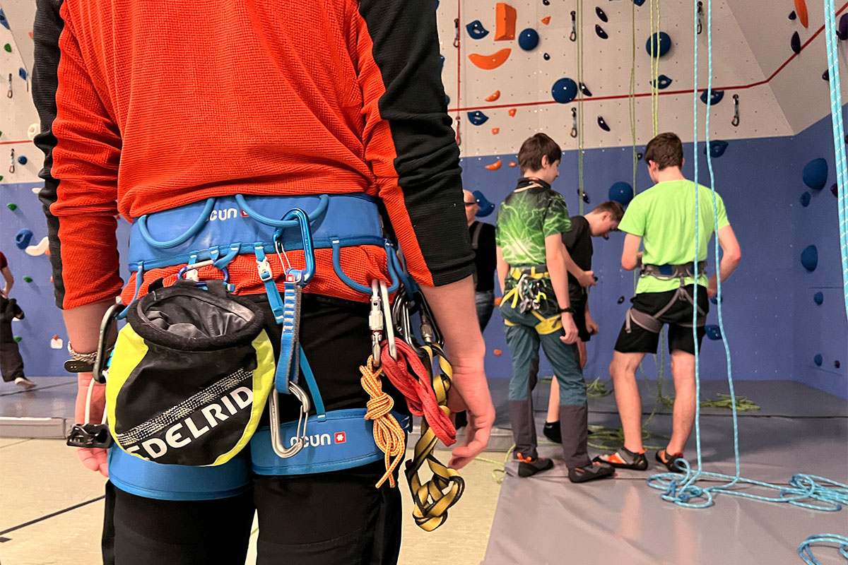 DAV Suhl: Eröffnung der Kletterwand in der Sporthalle Suhl-Nord, 06.012.2024 (Foto: Manuela Hahnebach)