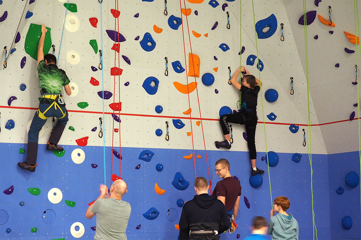 DAV Suhl: Eröffnung der Kletterwand in der Sporthalle Suhl-Nord, 06.012.2024 (Foto: Manuela Hahnebach)
