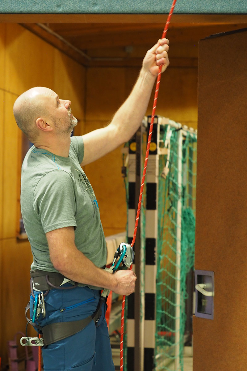 DAV Suhl: Eröffnung der Kletterwand in der Sporthalle Suhl-Nord, 06.012.2024 (Foto: Manuela Hahnebach)